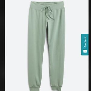 Beyond Yoga Cozy Fleece Lounge Around Midi Jogger